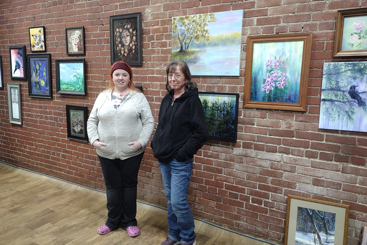 Artists open new gallery in Zanesville's art district Dresden Buzz